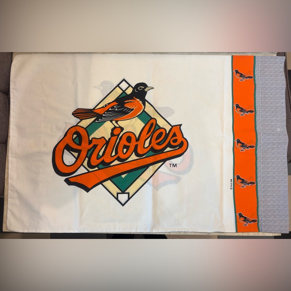 Two Orioles Logo Standard/Queen Size Pillow Cases